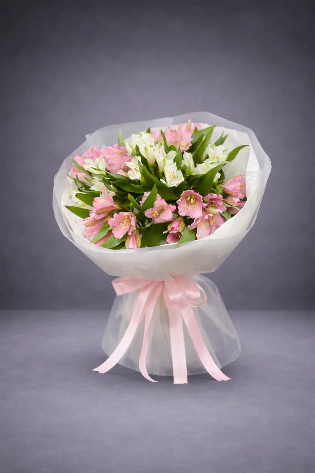 Нежная альстромерия